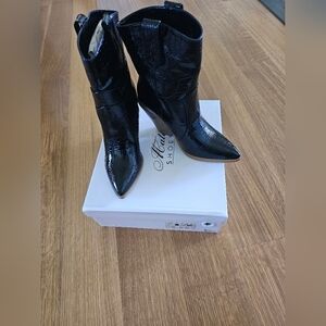 Crocodile Embossed Cowboy Boots